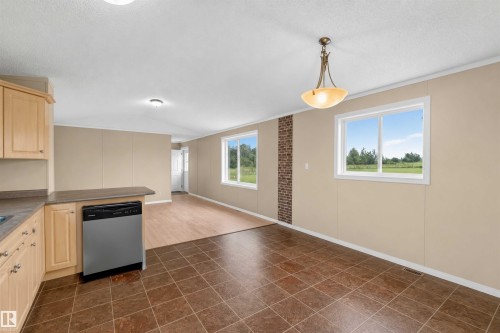 58502 Rng Rd 273, Rural Westlock County, AB - Indoor