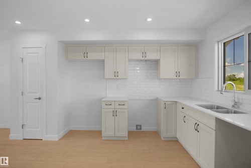 21305 131A Avenue Nw, Edmonton, AB 