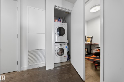 Stackable washer and dryer in dedicated alcove - #4007 10360 102 St Nw, Edmonton, AB 