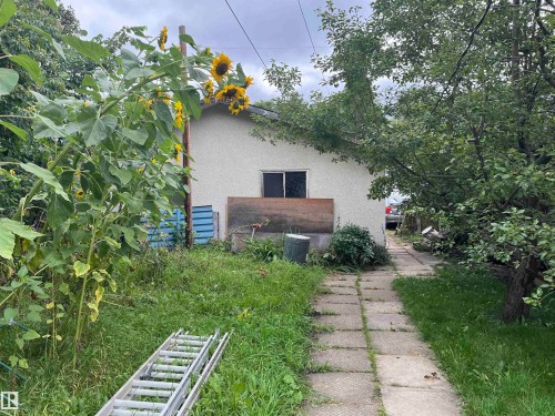 10205 92 Street Nw, Edmonton, AB 
