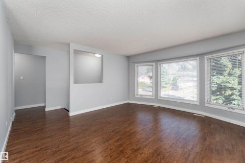 2512 46A Street Nw, Edmonton, AB 