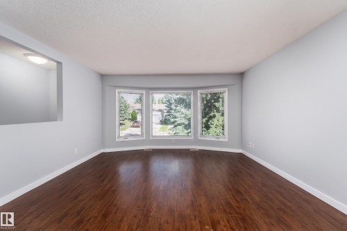 2512 46A Street Nw, Edmonton, AB 
