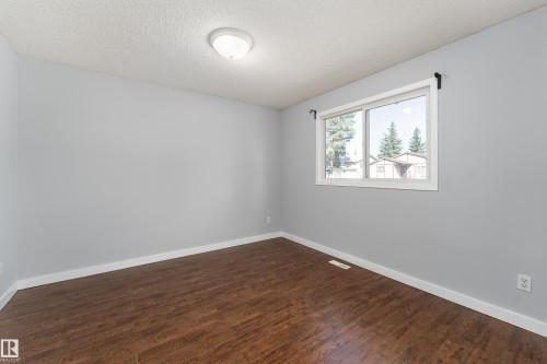 2512 46A Street Nw, Edmonton, AB 