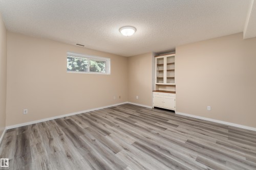 2512 46A Street Nw, Edmonton, AB 