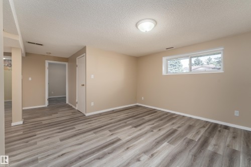2512 46A Street Nw, Edmonton, AB 