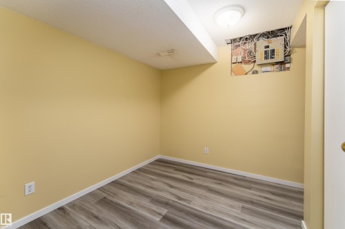 2512 46A Street Nw, Edmonton, AB 