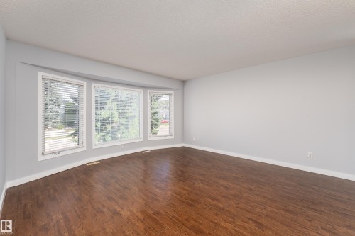 2512 46A Street Nw, Edmonton, AB 
