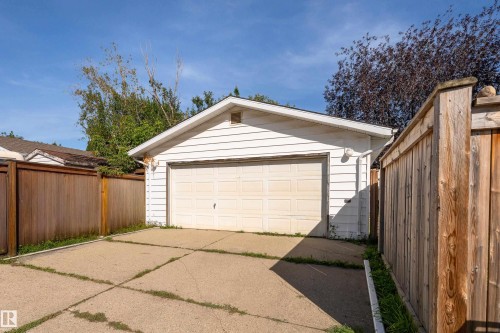 2512 46A Street Nw, Edmonton, AB 