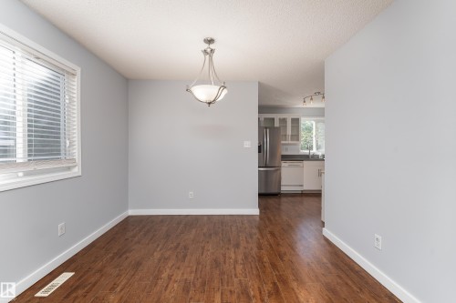 2512 46A Street Nw, Edmonton, AB 