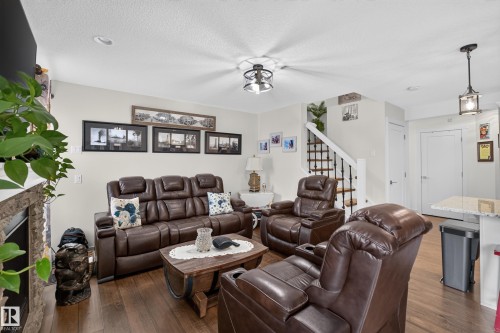 1122 Allendale Crescent, Sherwood Park, AB - Indoor Photo Showing Living Room