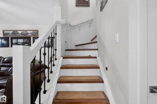 1122 Allendale Crescent, Sherwood Park, AB - Indoor Photo Showing Other Room