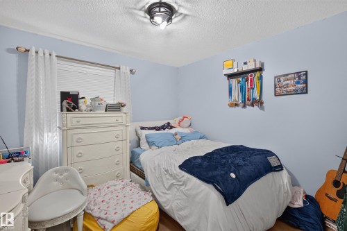 1122 Allendale Crescent, Sherwood Park, AB - Indoor Photo Showing Bedroom