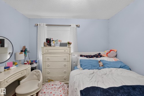1122 Allendale Crescent, Sherwood Park, AB - Indoor Photo Showing Bedroom