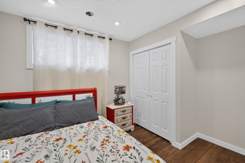 1122 Allendale Crescent, Sherwood Park, AB - Indoor Photo Showing Bedroom