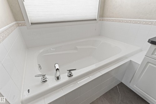 172 Galland Crescent Nw, Edmonton, AB 