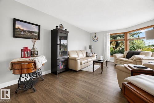 12327 43 Street Nw, Edmonton, AB 