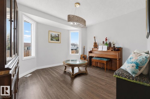 12327 43 Street Nw, Edmonton, AB 