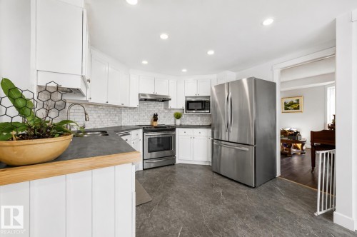 12327 43 Street Nw, Edmonton, AB 