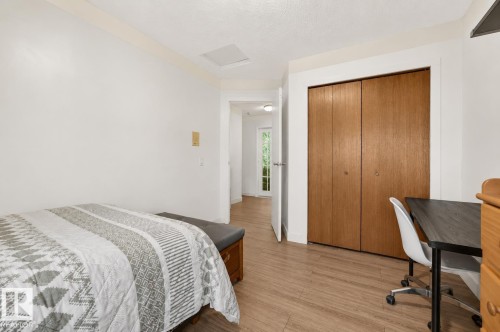 12327 43 Street Nw, Edmonton, AB 