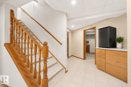 12327 43 Street Nw, Edmonton, AB 