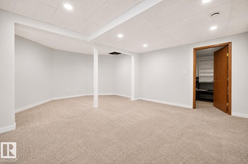 12327 43 Street Nw, Edmonton, AB 