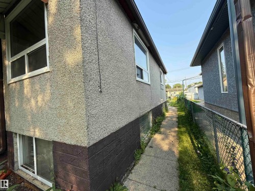 11825 67 Street Nw, Edmonton, AB 