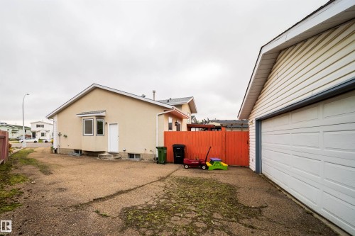 9540 178 Avenue Nw, Edmonton, AB 
