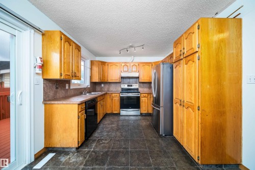 9540 178 Avenue Nw, Edmonton, AB 