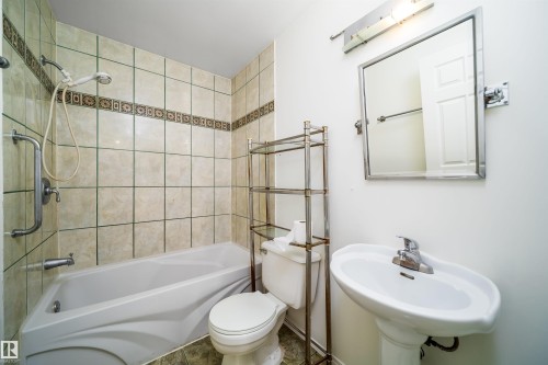 9540 178 Avenue Nw, Edmonton, AB 