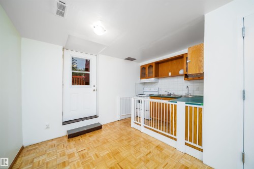 9540 178 Avenue Nw, Edmonton, AB 
