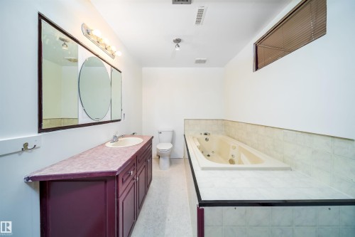9540 178 Avenue Nw, Edmonton, AB 