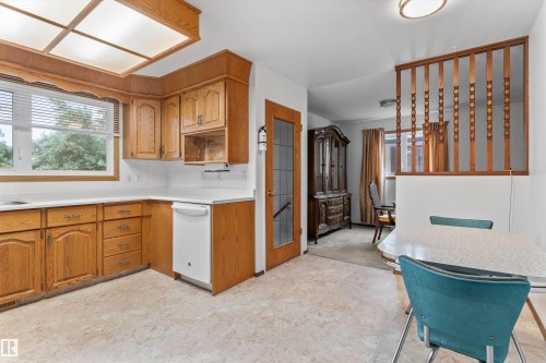 8827 138 Avenue Nw, Edmonton, AB 
