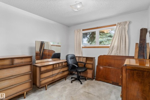 8827 138 Avenue Nw, Edmonton, AB 