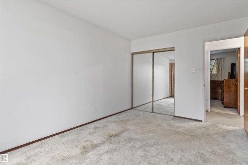 8827 138 Avenue Nw, Edmonton, AB 
