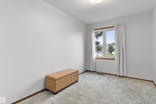 8827 138 Avenue Nw, Edmonton, AB 
