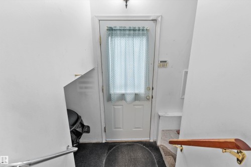 8827 138 Avenue Nw, Edmonton, AB 