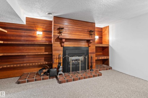 8827 138 Avenue Nw, Edmonton, AB 
