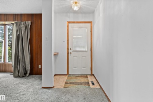 8827 138 Avenue Nw, Edmonton, AB 