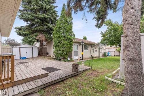 8827 138 Avenue Nw, Edmonton, AB 