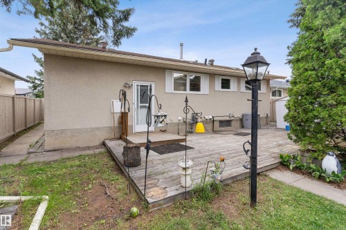 8827 138 Avenue Nw, Edmonton, AB 