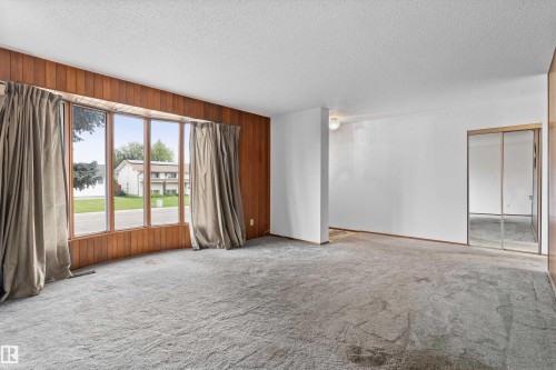 8827 138 Avenue Nw, Edmonton, AB 