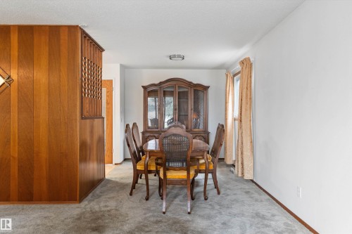 8827 138 Avenue Nw, Edmonton, AB 