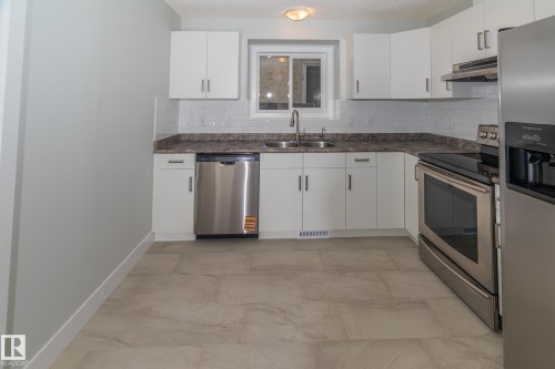 4209 25 Avenue Nw, Edmonton, AB 