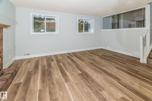 4209 25 Avenue Nw, Edmonton, AB 