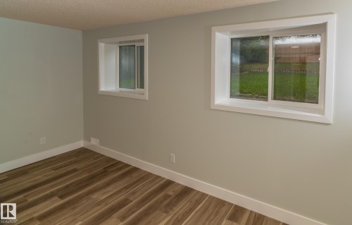 4209 25 Avenue Nw, Edmonton, AB 