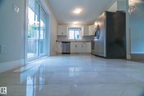 4209 25 Avenue Nw, Edmonton, AB 