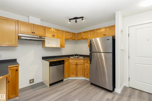 #103 2305 35A Av Nw, Edmonton, AB 