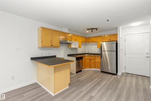 #103 2305 35A Av Nw, Edmonton, AB 