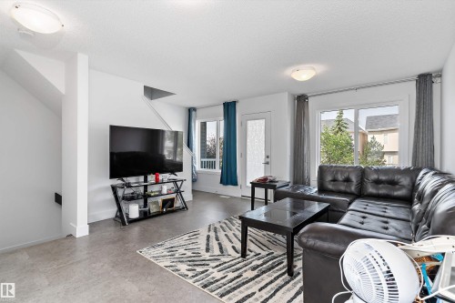 #6 16335 84 St Nw, Edmonton, AB - Indoor Photo Showing Living Room