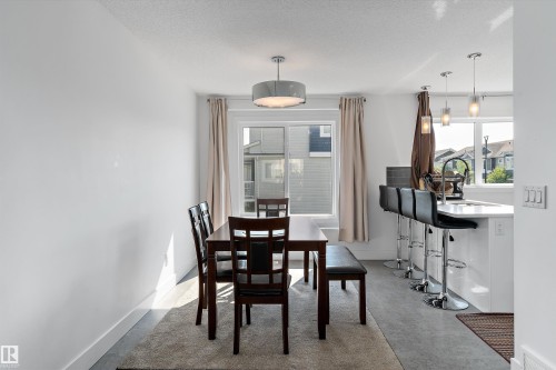 #6 16335 84 St Nw, Edmonton, AB - Indoor Photo Showing Dining Room